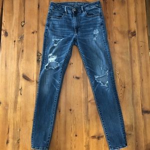 AEO High-Rise Super Stretch Distressed Jegging Sz8